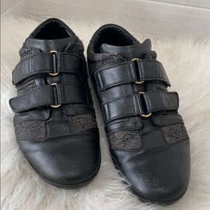 Gucci Monogram Velcro leather sneaker size 9.5 B